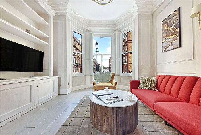 3 Bedroom Flat To Rent In Rosary Gardens, South Kensington, London, SW7