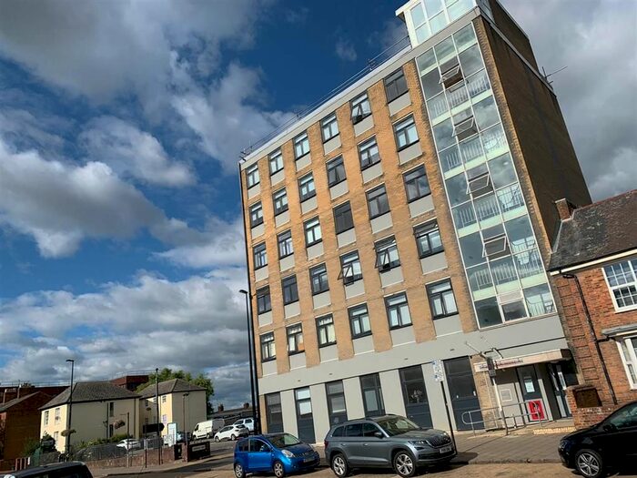 1 Bedroom Flat To Rent In Buckingham Street, Aylesbury HP20