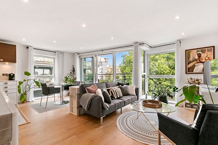 2 Bedroom Flat To Rent In Angel Wharf, Eagle Wharf Road, N1