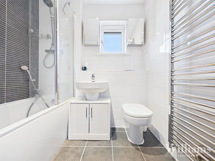 4 Bedroom Semi-Detached House To Rent In Avalon Street, Aylesbury, HP18