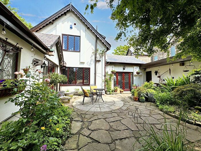 3 Bedroom Semi-Detached House For Sale In Kersal Road, Prestwich, M25