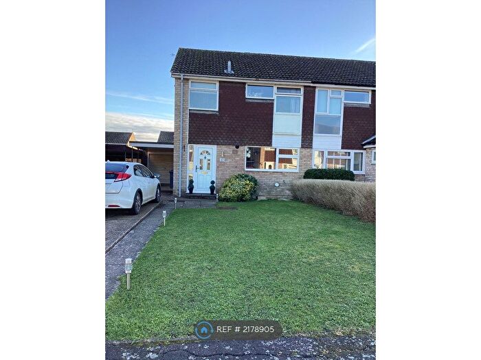 3 Bedroom Semi-Detached House To Rent In Orchard Close, Woodbridge, IP12