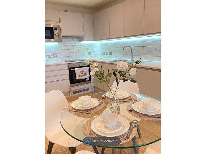 2 Bedroom Flat To Rent In Oxid House, Manchester, M1