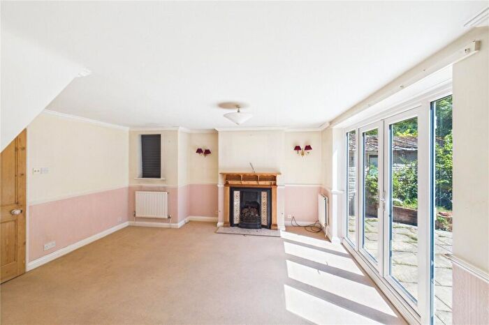 3 Bedroom Semi-Detached House For Sale In Palmers Lane, Burghfield Common, Reading, RG7