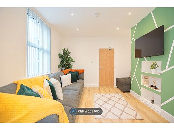 6 Bedroom Terraced House To Rent In Taunton Road, Bridgwater, TA6