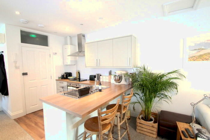 2 Bedroom Flat To Rent In Pier Street, The Hoe, Plymouth, PL1