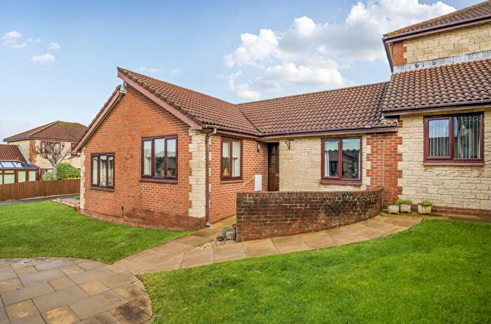 2 Bedroom Terraced Bungalow For Sale In Kingshill Gardens, Nailsea, BS48