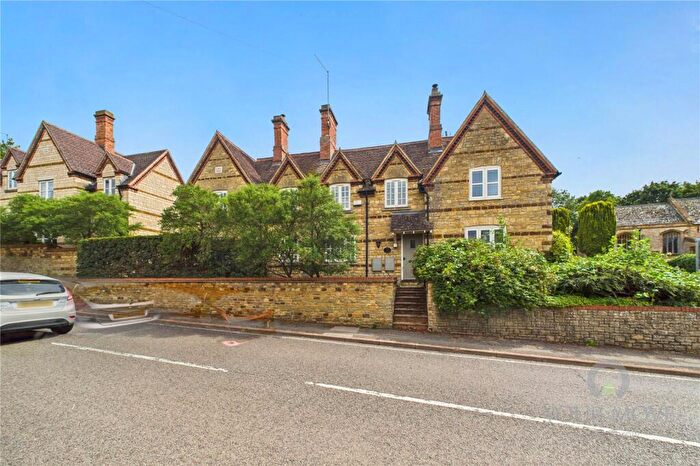 2 Bedroom Terraced House To Rent In High Street, Blisworth, Northampton, NN7