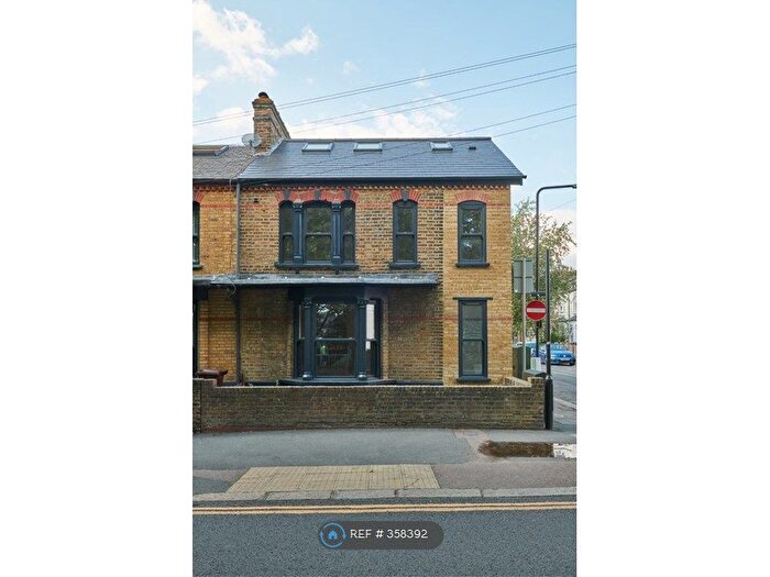 4 Bedroom End Of Terrace House To Rent In Queens Road, Walthamstow, E17