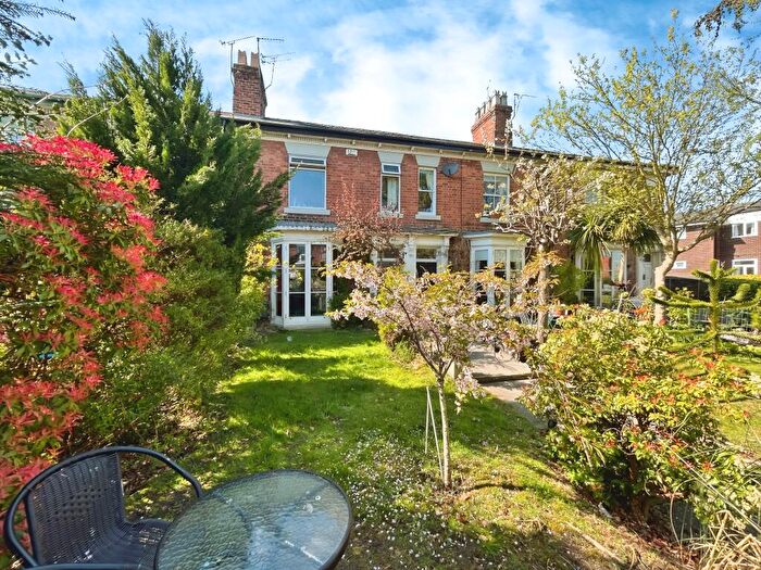 3 Bedroom Terraced House For Sale In Erddig Road, Wrexham, LL13