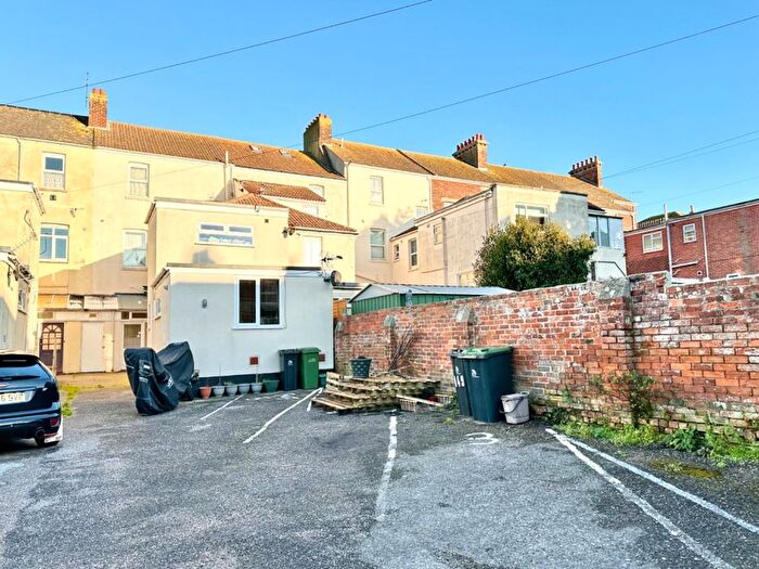 1 Bedroom Flat For Sale In Dorchester Road, Weymouth, DT4