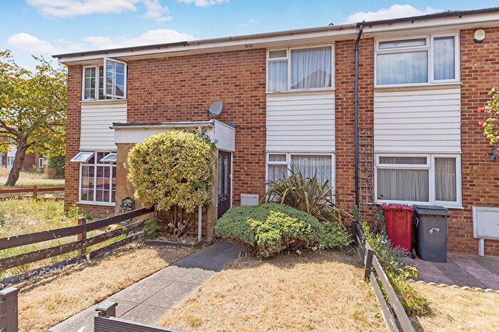 3 Bedroom Terraced House For Sale In Torridge Road, Langley, SL3