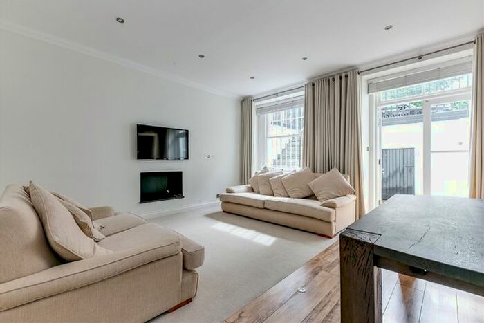 2 Bedroom Flat To Rent In Queens Gate Gardens, South Kensington, SW7