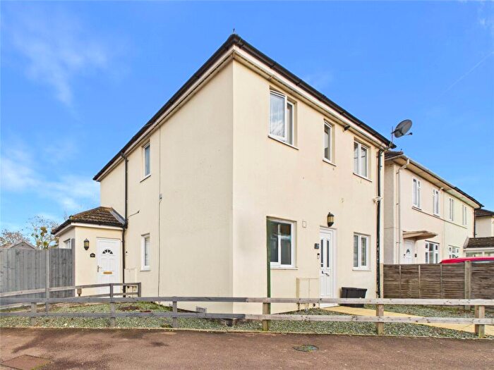 2 Bedroom Maisonette For Sale In Oakleaze, Gloucester, Gloucestershire, GL2