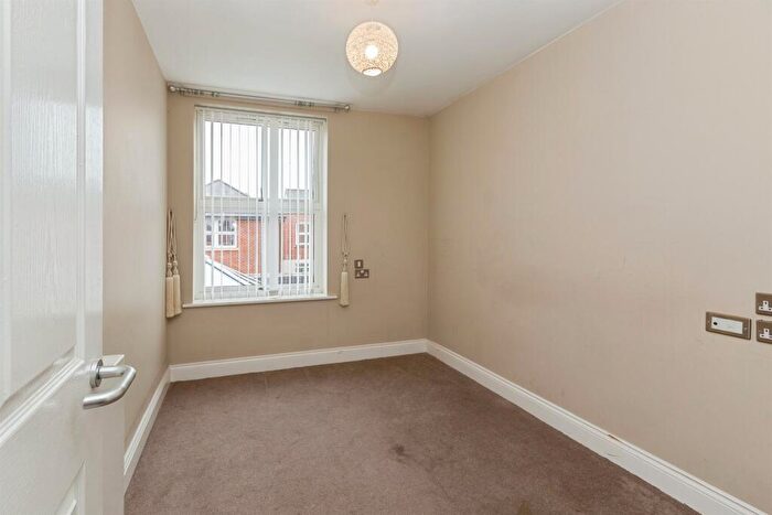 2 Bedroom Apartment For Sale In Ock Street, Abingdon, OX14