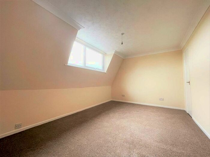 2 Bedroom Maisonette To Rent In Raven Square, Alton, GU34