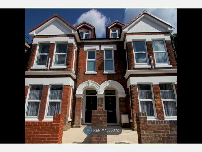 8 Bedroom Semi-Detached House To Rent In Wilton Avenue, Southampton, SO15