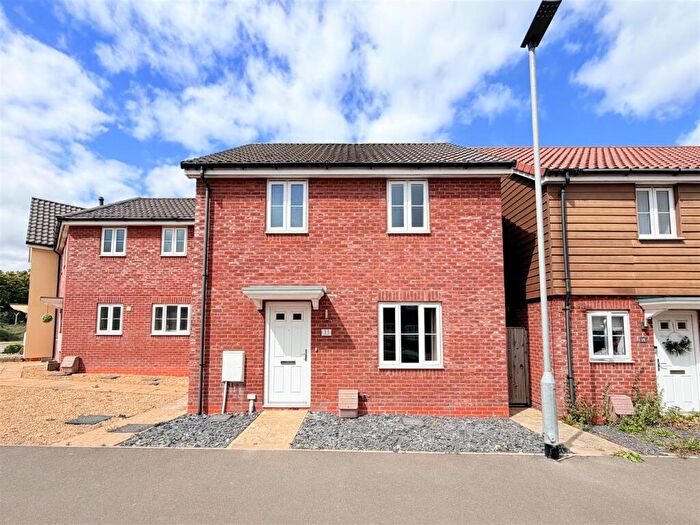 3 Bedroom Detached House For Sale In Lime Way, Ipswich, IP6