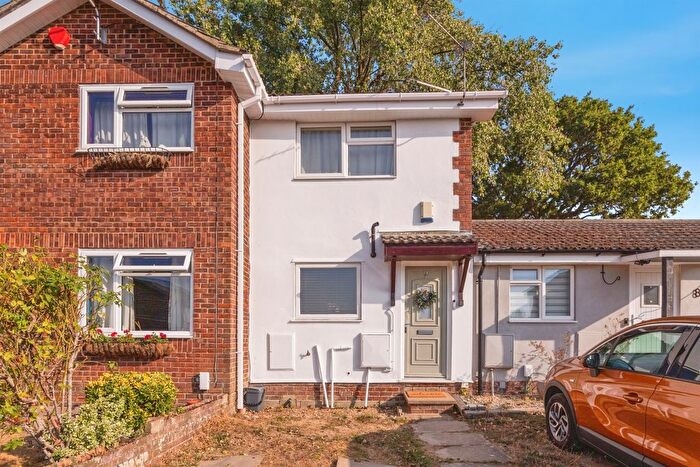 1 Bedroom Terraced House For Sale In Barn Fold, Waterlooville, PO7