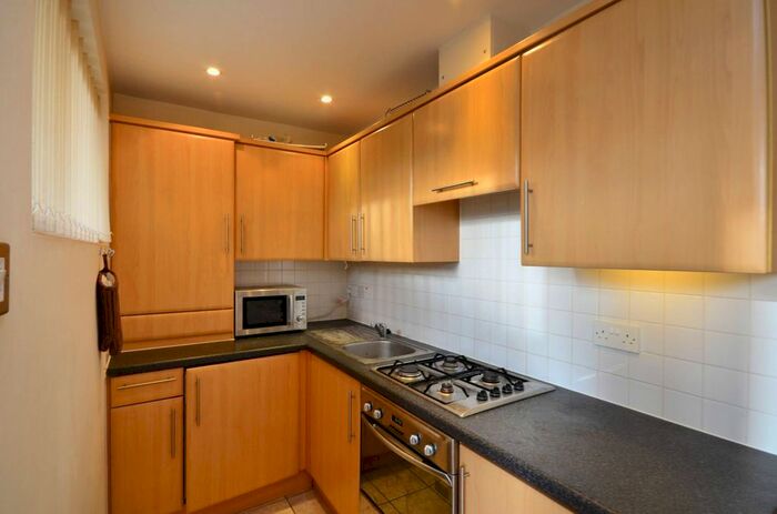 Studio To Rent In Ocean Wharf, Isle Of Dogs, London, E14