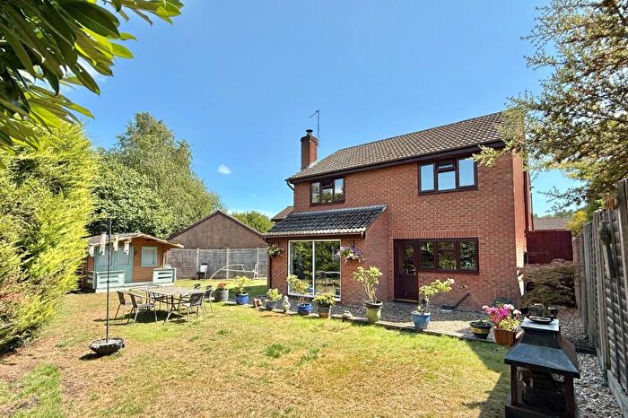 4 Bedroom Detached House For Sale In Haywards Farm Close, Verwood, BH31