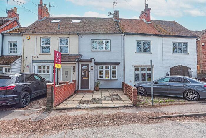 3 Bedroom Terraced House To Rent In Waterloo Road, Wokingham, RG40