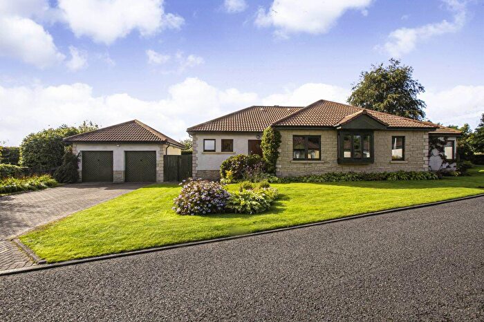 4 Bedroom Detached Bungalow For Sale In Westpark Gate, Saline, KY12