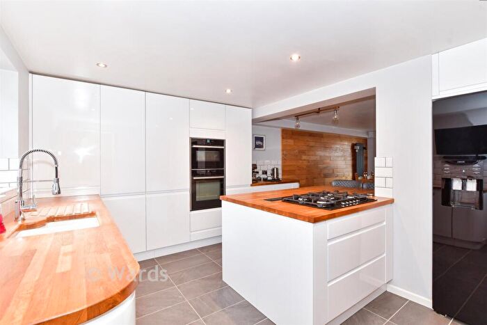 3 Bedroom Terraced House For Sale In Queens Road, Maidstone, Kent, ME16