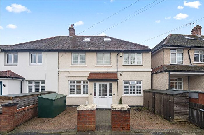 4 Bedroom Maisonette For Sale In Wilcox Road, Teddington, TW11