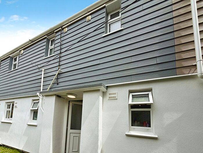 2 Bedroom Flat For Sale In Langweath Estate, Mawgan, Helston, TR12