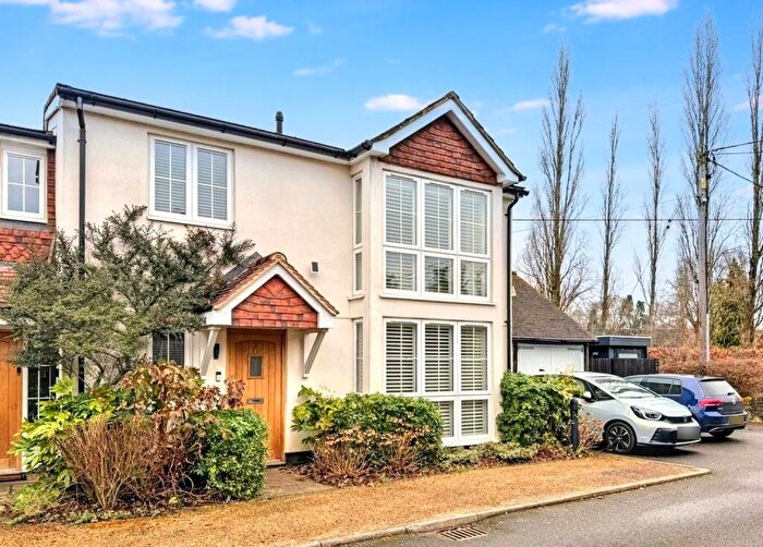 4 Bedroom Semi-Detached House For Sale In Church View Close, Elstead, Godalming, Surrey, GU8