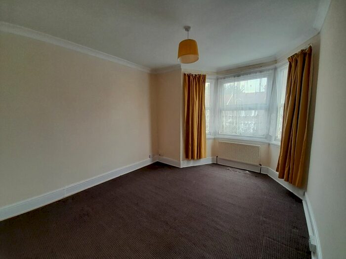 2 Bedroom Flat To Rent In Dalkeith Road, Ilford, IG1