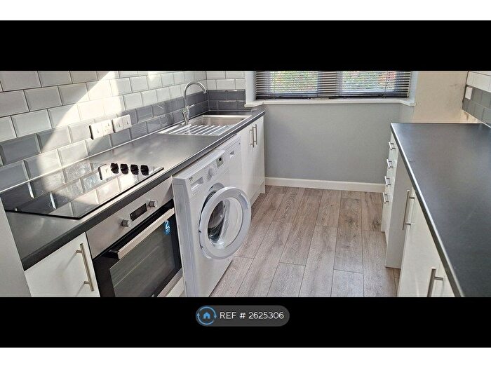 1 Bedroom Flat To Rent In The Old Mill House, Westbury, BA13