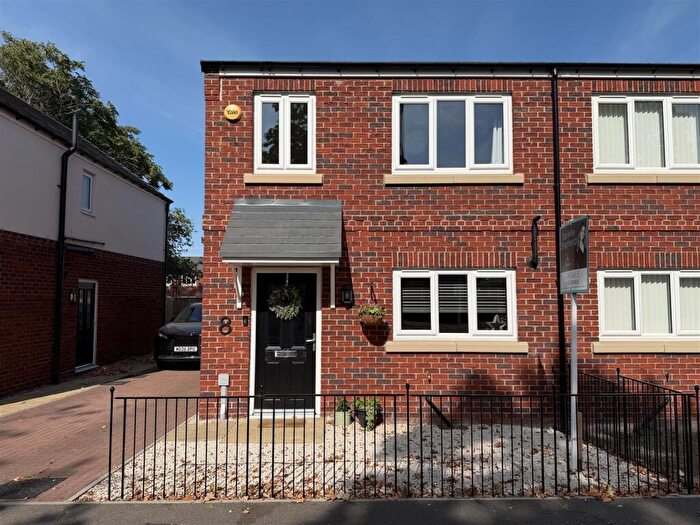 3 Bedroom Semi-Detached House For Sale In Fulwood Drive, Balby, Doncaster, DN4