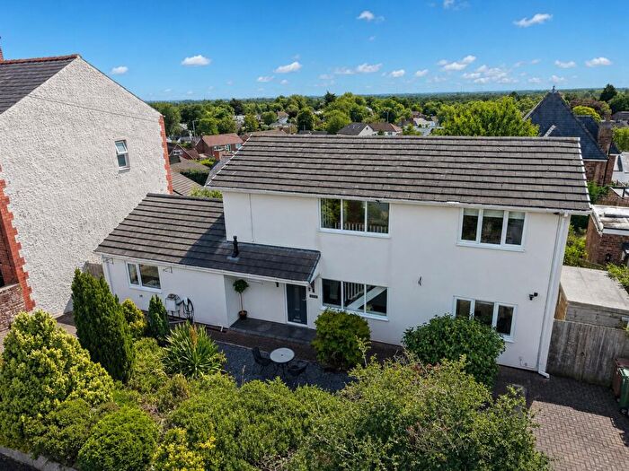 4 Bedroom Detached House For Sale In South Drive, Heswall, CH60