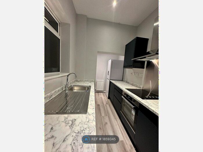 2 Bedroom Maisonette To Rent In Main Road, Biggin Hill, Westerham, TN16