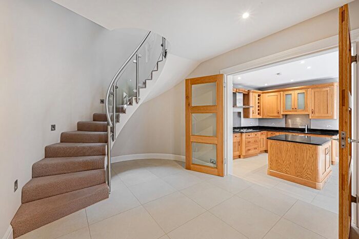 3 Bedroom Terraced House To Rent In Queen's Gate Mews, London, SW7