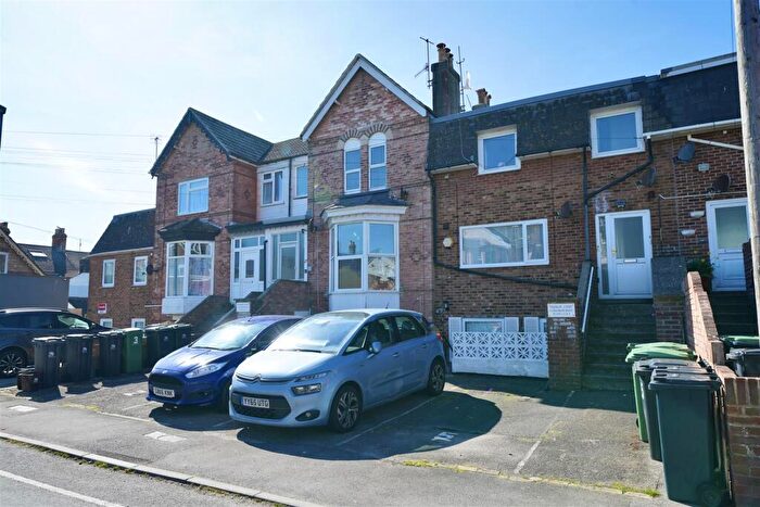 2 Bedroom Apartment For Sale In Franklin Road, Weymouth, DT4