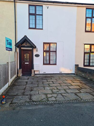 3 Bedroom Terraced House For Sale In Oak Road, Leatherhead, KT22