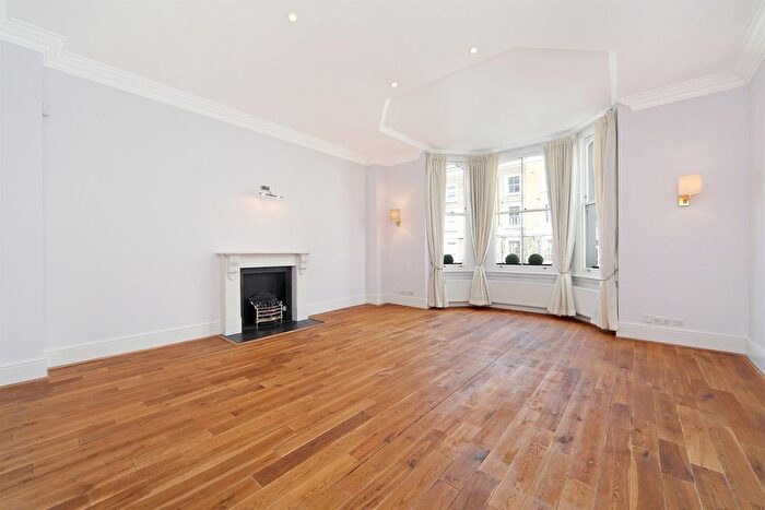 2 Bedroom Flat To Rent In Lexham Gardens, W8