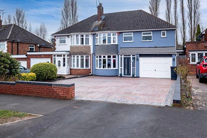 4 Bedroom Semi-Detached House For Sale In Pear Tree Road, Great Barr, Birmingham, B43