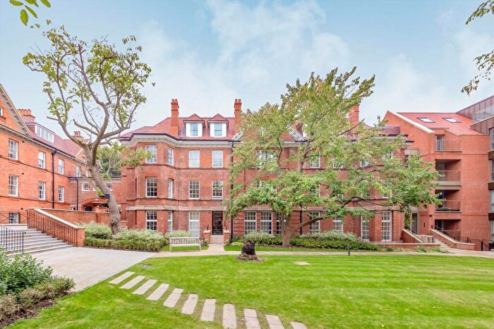 2 Bedroom Flat For Sale In Kidderpore Avenue, Hampstead, NW3