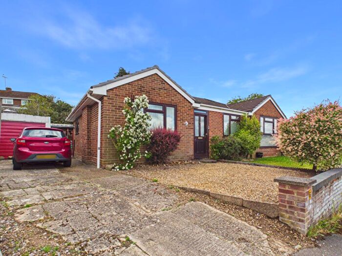 4 Bedroom Detached Bungalow For Sale In Shipton Close, Tilehurst, RG31