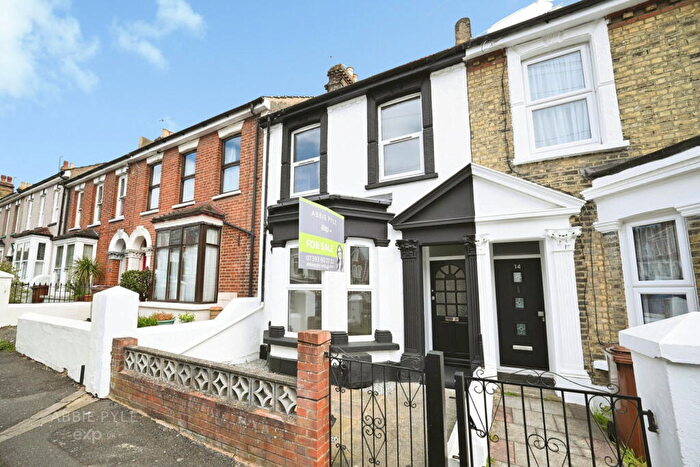 3 Bedroom Terraced House For Sale In Jersey Road, Rochester, ME2