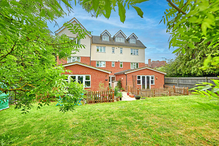 1 Bedroom Apartment For Sale In Cedar Court, St. Albans, Hertfordshire, AL4