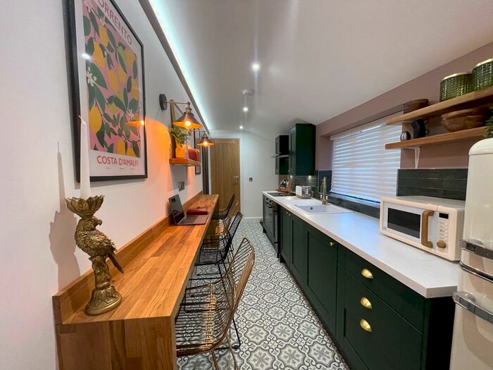 2 Bedroom Flat To Rent In A Boultham Avenue, Lincoln, LN5