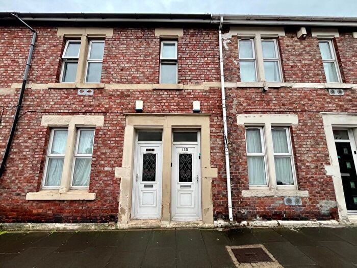 3 Bedroom Flat To Rent In Prince Consort Road, Gateshead, NE8