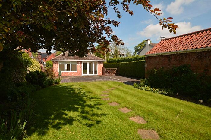 2 Bedroom Detached Bungalow For Sale In Vicarage Lane, Long Bennington, Newark, NG23