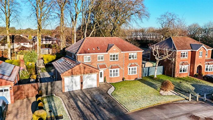 5 Bedroom Detached House For Sale In Aspen Place, Strathaven, ML10