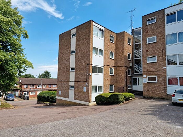 2 Bedroom Flat To Rent In Downs Road, LU1